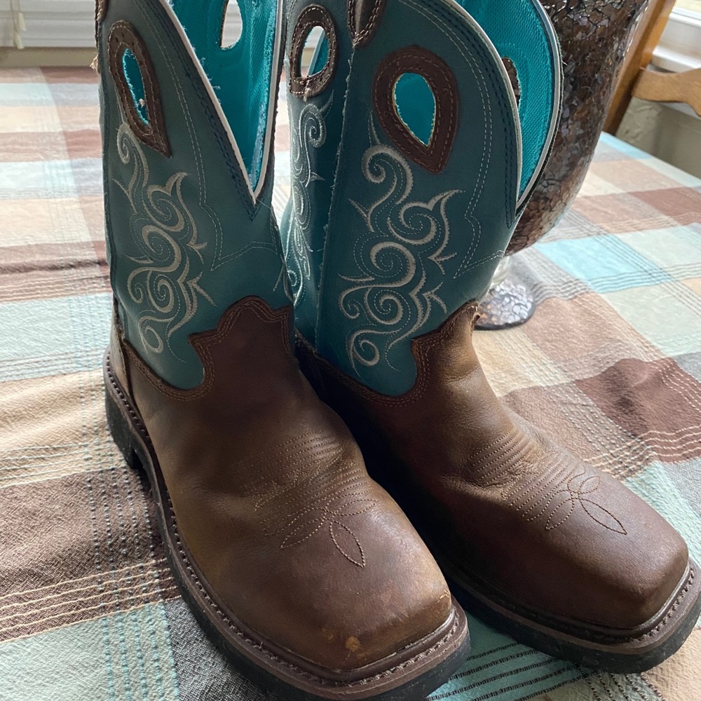 Tony Lama women’s 8.5 B steel toed boots